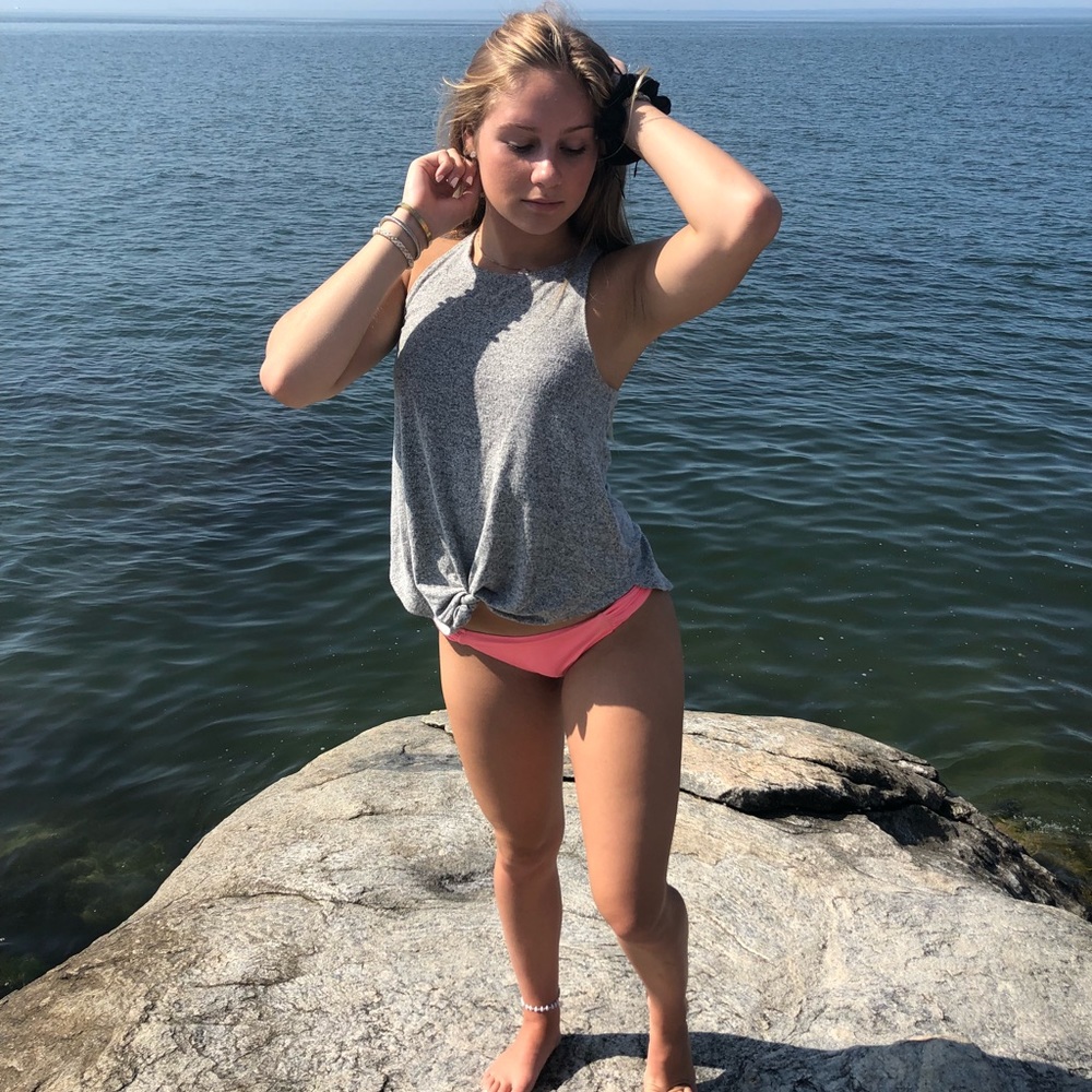 front tie grey tank top